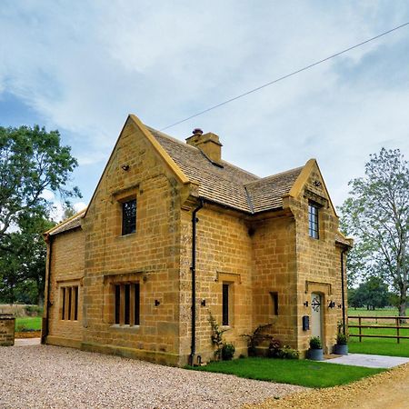 Pass The Keys Fourshires Lodge Wonderful Panoramic Views Moreton-in-Marsh Exterior photo