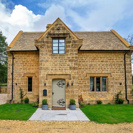 Pass The Keys Fourshires Lodge Wonderful Panoramic Views Moreton-in-Marsh Exterior photo